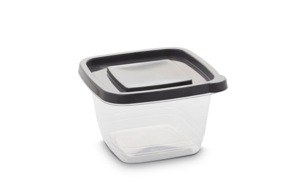 1,600 cc Yogurt Container with Attached Handle